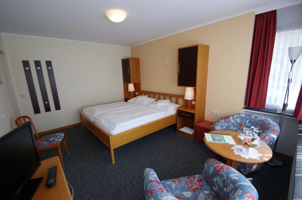 Bertricher Hof Hotel Garni บัดแบร์ทริช ภายนอก รูปภาพ